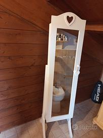 specchio bianco con  portagioie maisons du monde