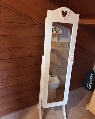 specchio bianco con  portagioie maisons du monde