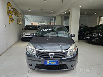 Dacia Sandero 1.2 16V GPL 75CV Embleme