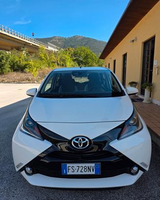 Toyota Aygo 1.0 VVT-i 69 CV 5 porte x-Play