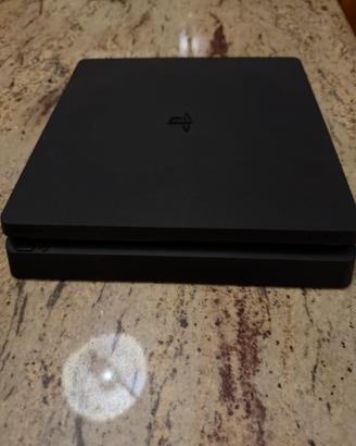 PLAYSTATION 4