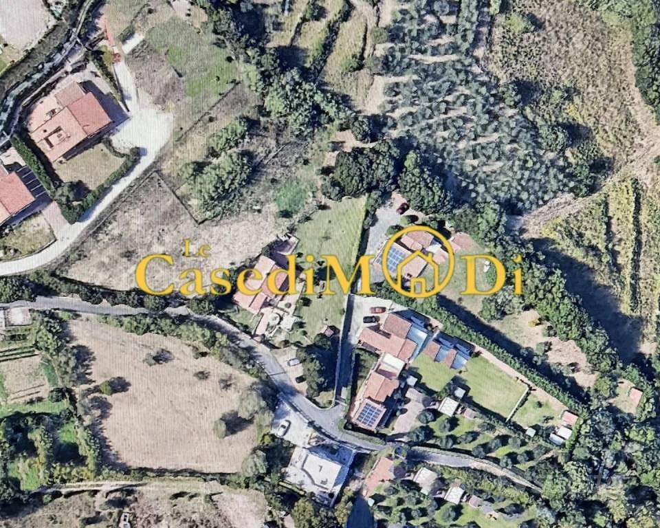 Plac, 2074 m²
