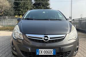 Opel Corsa 1.2 5 porte Cosmo