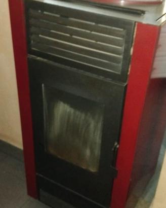 Stufa a pellet ad aria + divano