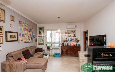 Zivido Villa sue due livelli con giardino e box!