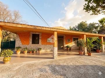 VILLA SINGOLA A FRANCAVILLA FONTANA