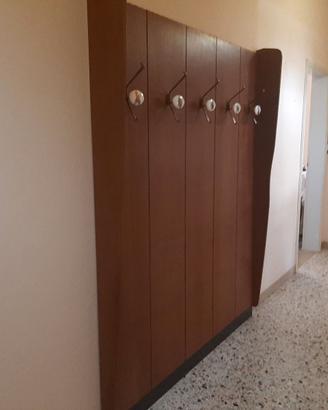 attaccapanni in legno 