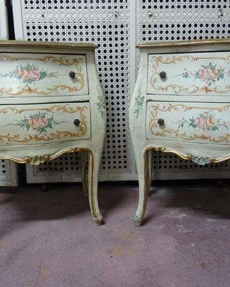 COMODINI LACCATI STILE VENEZIANO