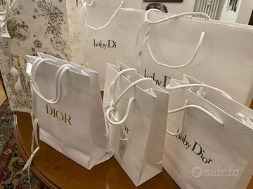 Borse in carta della marca Dior