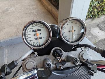 Sukuki bandi GsF 400  "ASI€