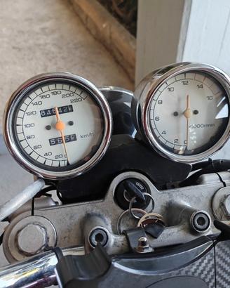 Sukuki bandi GsF 400  "ASI€