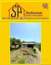 Magazzino con terreno agricolo panoramico