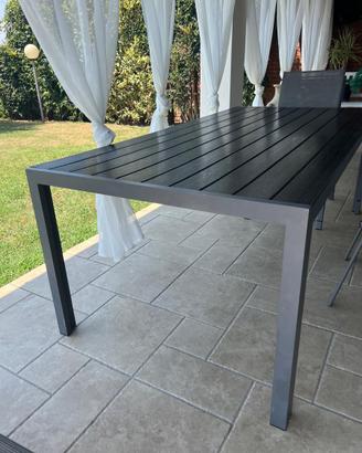 Tavolo giardino