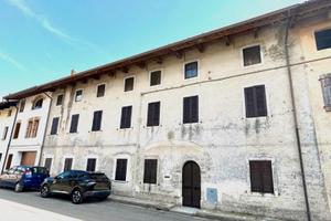 AUTENTICA CASA FRIULANA CON CORTE