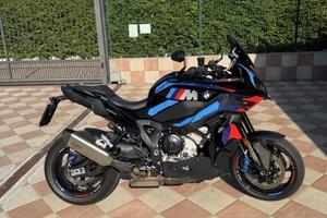 Bmw M1000xr