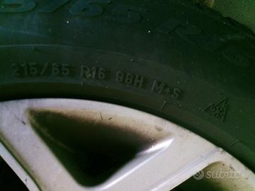 Cerchioni con gomme 215/65 R16