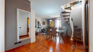 APPARTAMENTO LUMINOSO CON TERRAZZINO E BOX