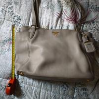Borsa Prada in pelle pomice