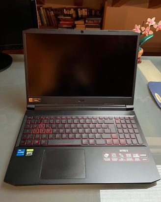 Acer Nitro 5, 15.6”, intel i7, 16GB RAM, 1T SSD
