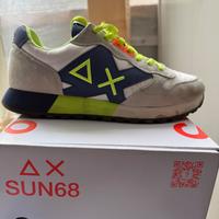 Scarpe uomo Sun 68 modello Jaki Fluo bianco.