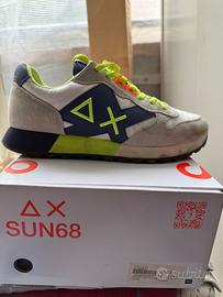 Scarpe uomo Sun 68 modello Jaki Fluo bianco.