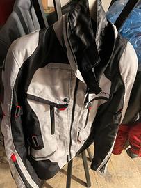 Abbigliamento moto completo praticamente nuovo