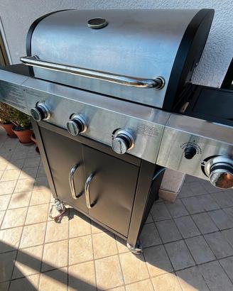 barbecue a gas  completo di bombola 