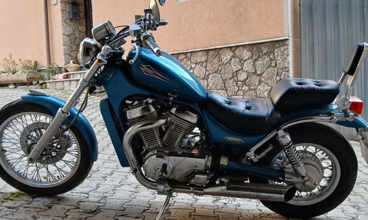 Suzuki Intruder 600