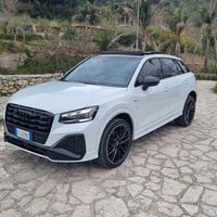 AUDI Q2 35 TDI S-Line edition identity black