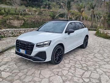 AUDI Q2 35 TDI S-Line edition identity black