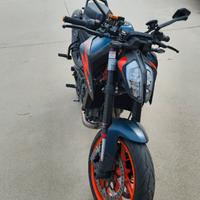 KTM 890 Duke R 2023
