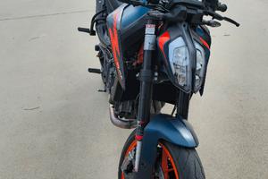 KTM 890 Duke R 2023