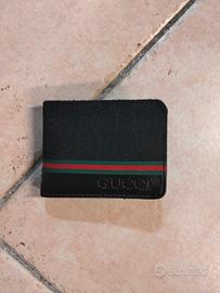 Portafoglio Gucci Vintage Classico In pelle Nera.