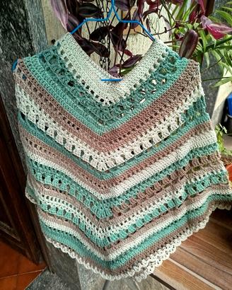 Poncho lana  verde beige