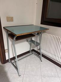 Scrivania vintage - banco di scuola