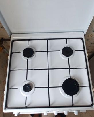 Cucina economica DeLonghi 4 fuochi e forno