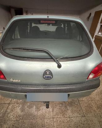 Ford Fiesta con gancio carrello
