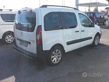 Peugeot Partner 1.6 hdi TEPEE vettura con 5 POSTI