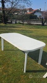 Tavolo con sedie Rovergarden