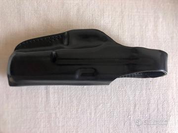 Fondina in pelle nera destra Vega per Glock17