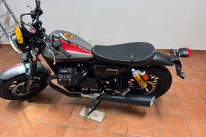 Moto Guzzi bobber V9