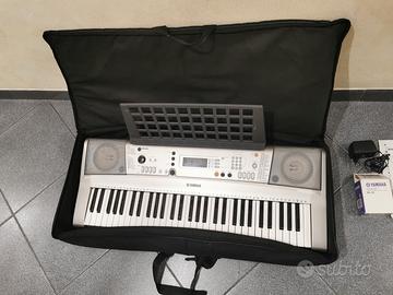 pianola yamaha psr-e313