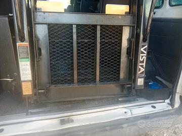 pulmino con pedana disabili 