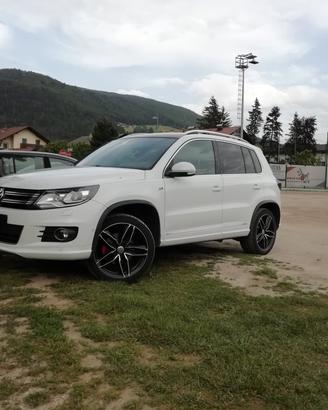 VW Tiguan r-line 2.0TDI 177CV 4 Motion