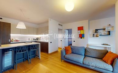 Bilocale ristrutturato con terrazzo e balcone