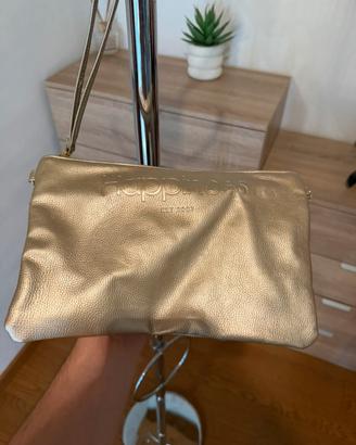 Pochette dorata effetto metallizzato