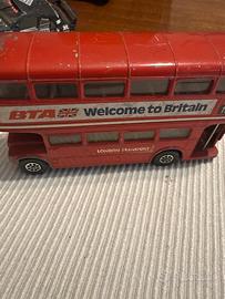 Modellino bus inglese