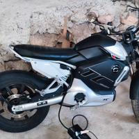 Super Soco TC Max - 2021