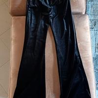 Pantaloni a zampa velluto nero elasticizzati