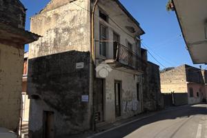 CASA INDIPENDENTE A CERVINO